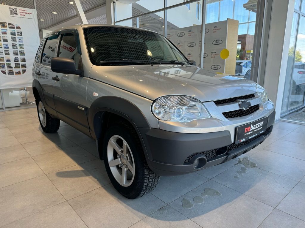 Chevrolet Niva, I Рестайлинг Внедорожник 5 дв.